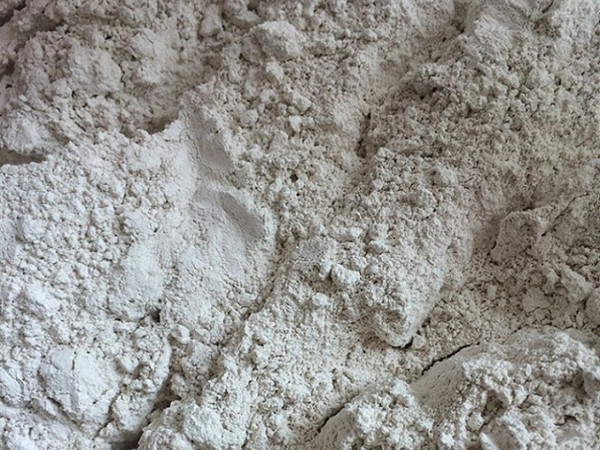 氧化鈣采購(gòu)的注意事項(xiàng)有哪些？使用時(shí)需要注意什么？